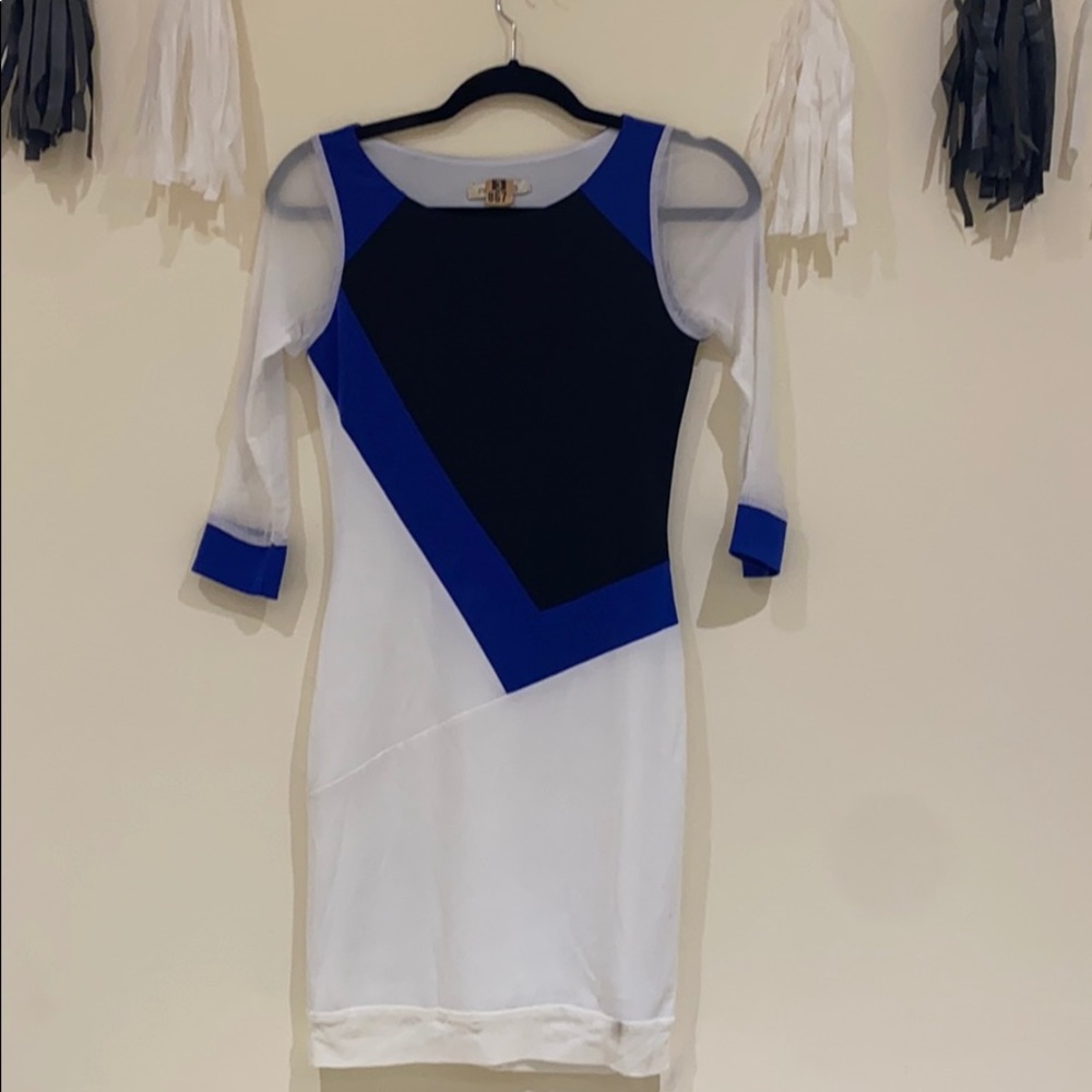 Dress - Picture 2 of 4